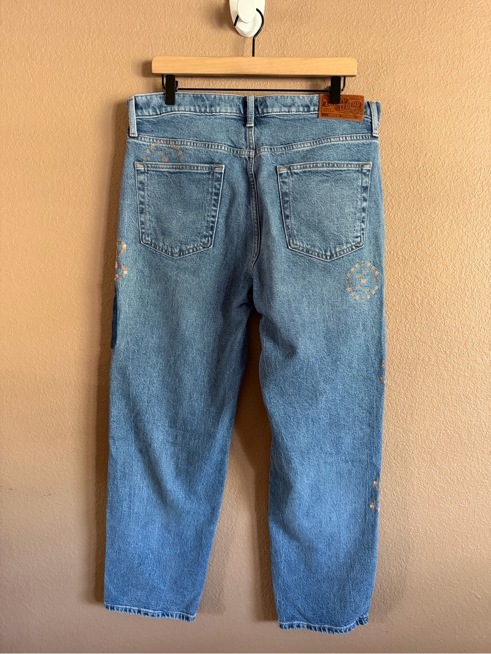 Lucky Brand Blue Embroidered Patchwork Boyfriend Jeans Size 14/32R - Picture 6 of 11